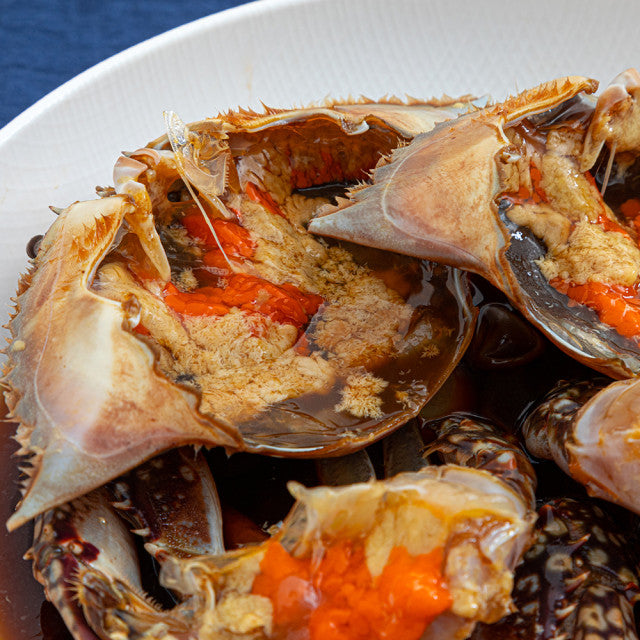 Deliver 17 May. (Pre-Order) Korean Soy Sauce Marinated Crabs 2pcs SPECIAL +3 PRAWNS 일미 간장게장 암꽃게 大 2마리 (Ganjang Gejang 2pcs ) ILMI Restaurant 32차 리오더 - 1.2kg