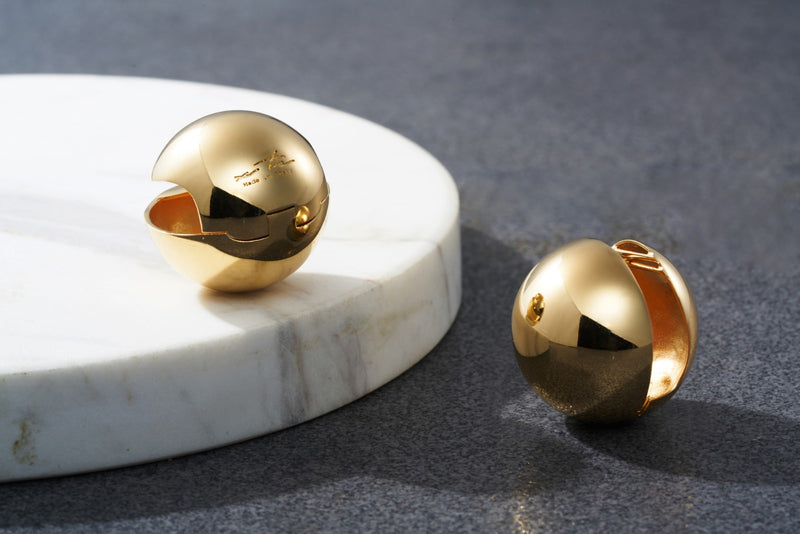 Deliver 6 Oct. (Pre-order) SFERA Gold E and Silver E Earrings