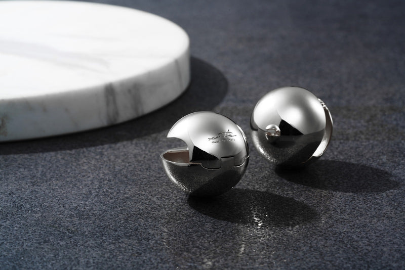 Deliver 6 Oct. (Pre-order) SFERA Gold E and Silver E Earrings